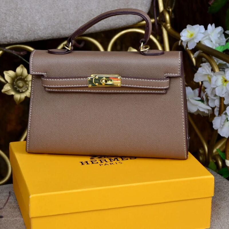 🌟 Sac Hermès Kelly – Édition Classique Taupe 🌟